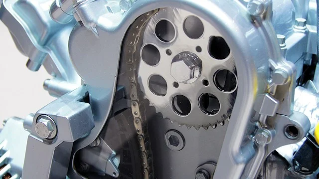 Courroie ou chaîne de distribution : quelles différences ? - courroie de distribution