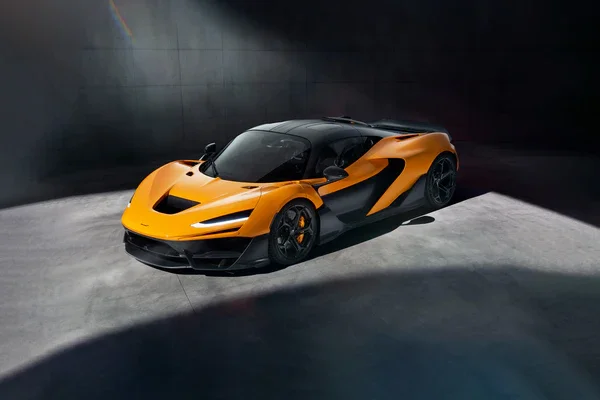 McLaren W1 Amalgam : Miniature 1:8 de Luxe à 17 995 € - McLaren W1