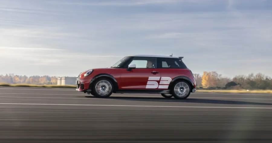 Mini célèbre sa victoire historique avec une édition limitée - Mini