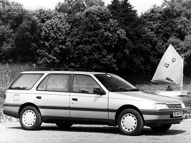 Peugeot 405 break : le défi humide grâce à son snorkel - Peugeot 405 break