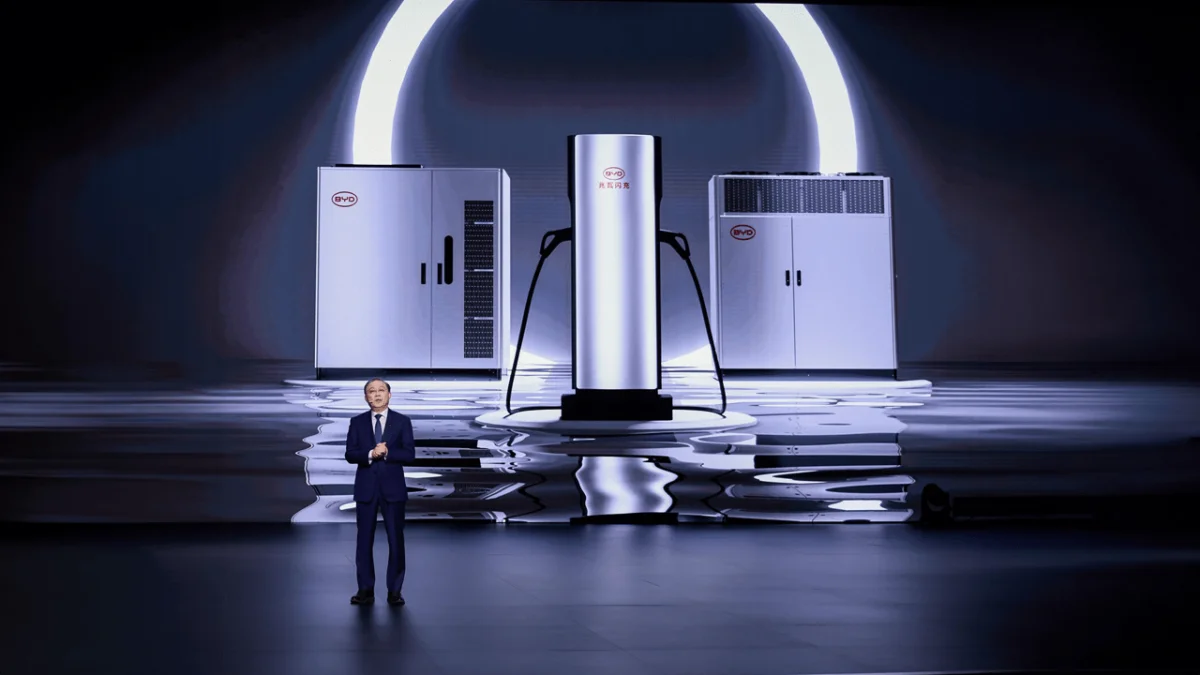 BYD révolutionne avec sa nouvelle batterie et borne de recharge - BYD