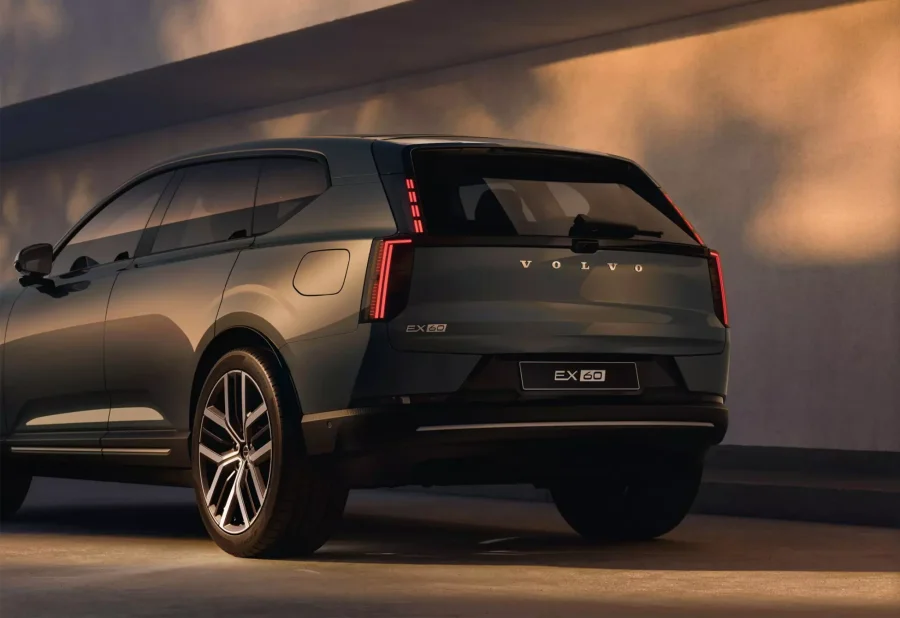 Découvrez le Volvo EX60 électrique avec 810 km d'autonomie - Volvo EX60