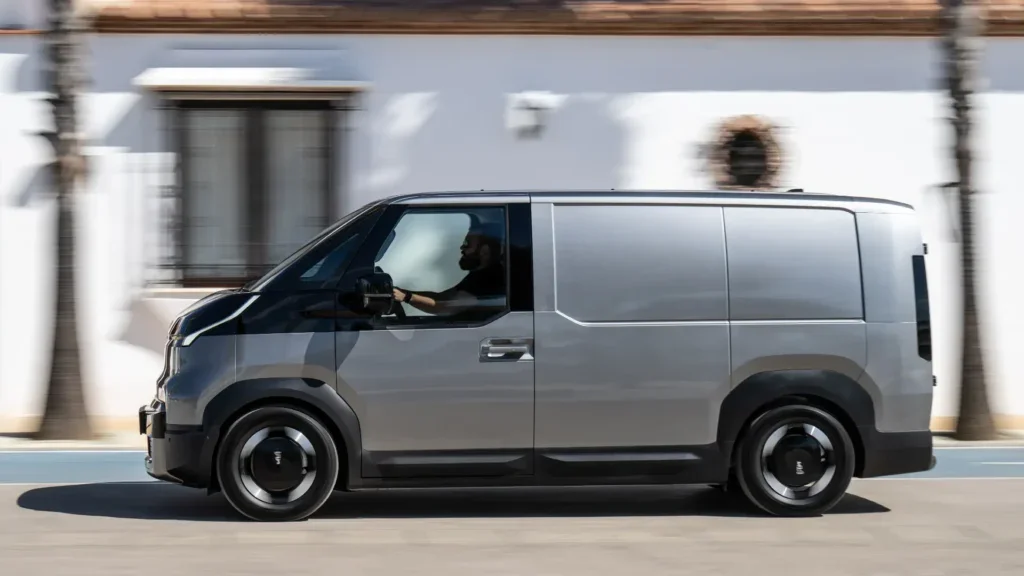 Kia PV5 Cargo : Un premier essai transformé - Kia PV5 Cargo