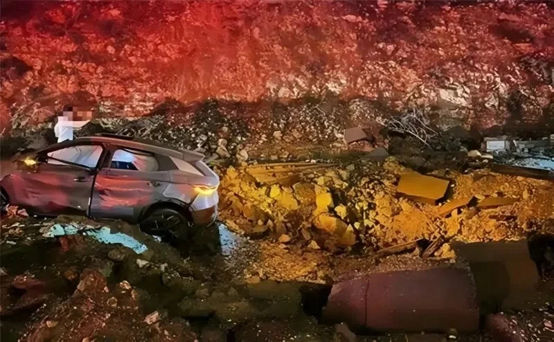 Un missile explose près de leur BYD Atto3 : 5 survivants - SUV électrique