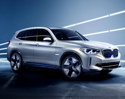 BMW emboîte le pas à Tesla : surveillance des passagers - BMW