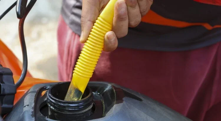Siphonnage de carburant : voitures ciblées, phénomène croissant - siphonnage carburant