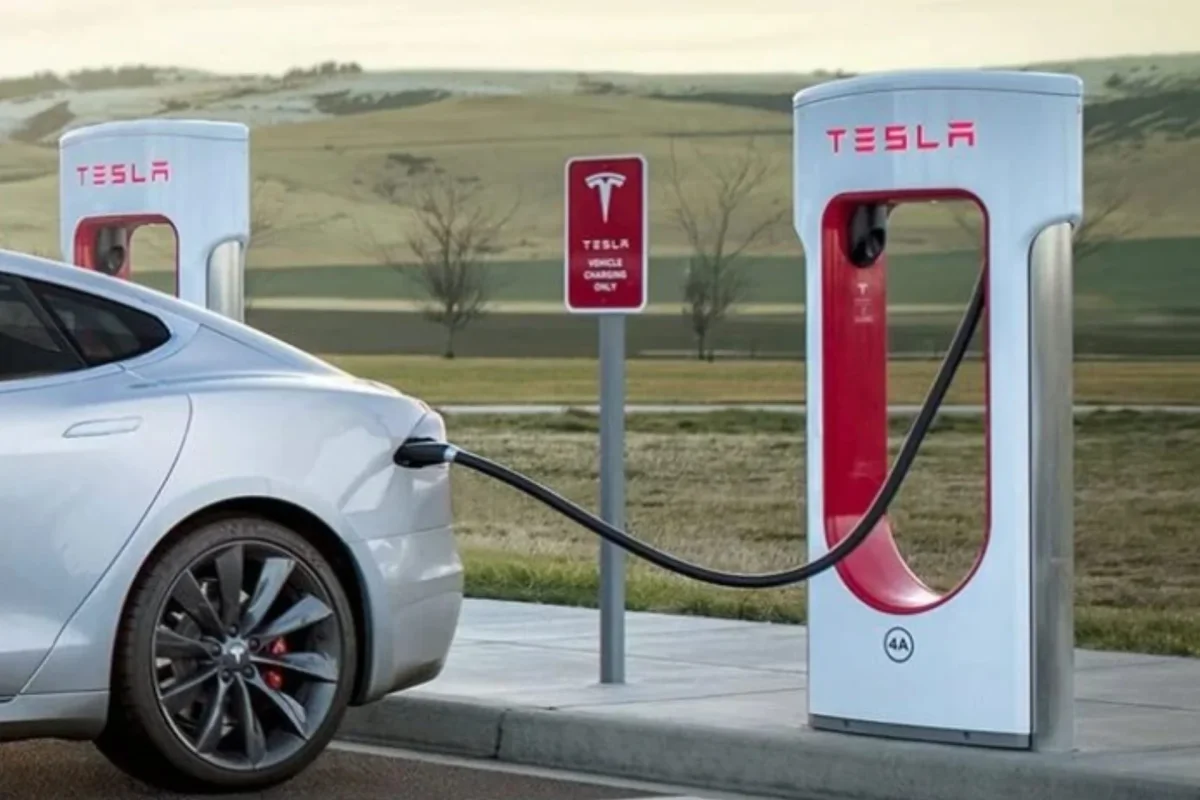 Tesla augmente le coût de recharge en France sans préavis - Tesla