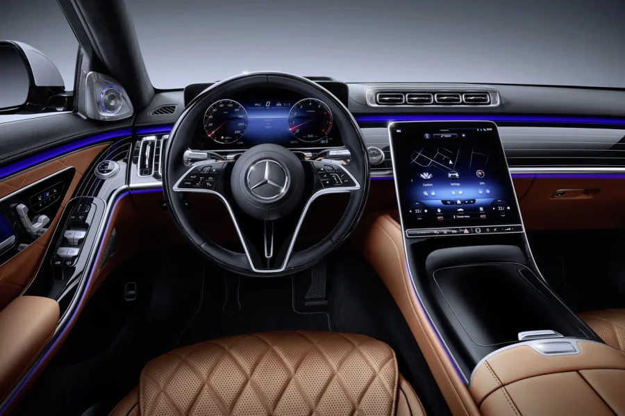 Mercedes Classe C électrique : intérieur high-tech avant-première - Mercedes Classe C électrique