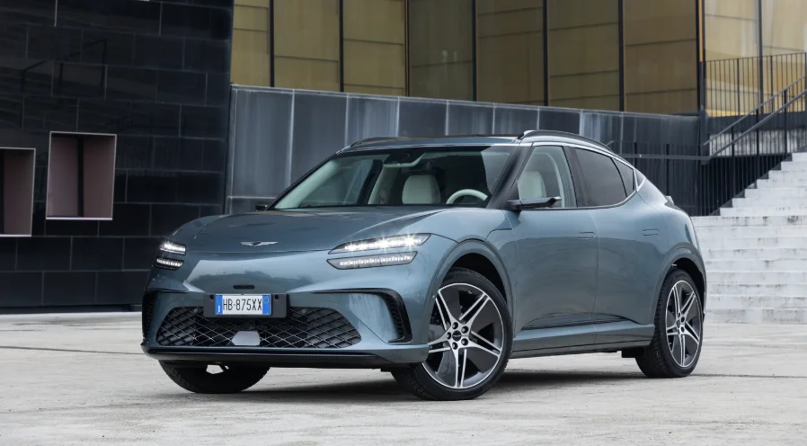 Genesis GV60 2026 : Prix de 54 200 € vs BMW iX2, trop coûteux ? - Genesis GV60