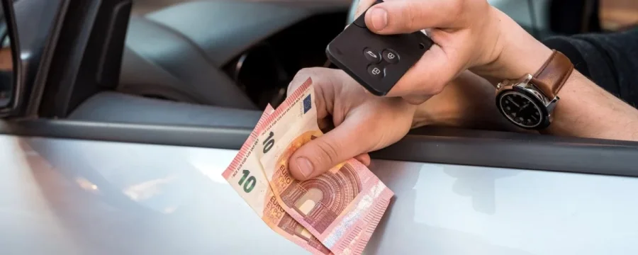 Crédit secret pour voiture : elle le découvre et porte plainte - crédit voiture