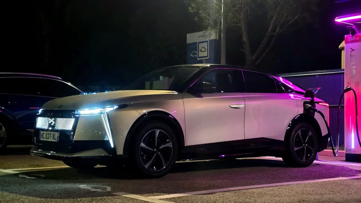Test complet de la berline électrique DS N°8 : autonomie et luxe - DS N°8