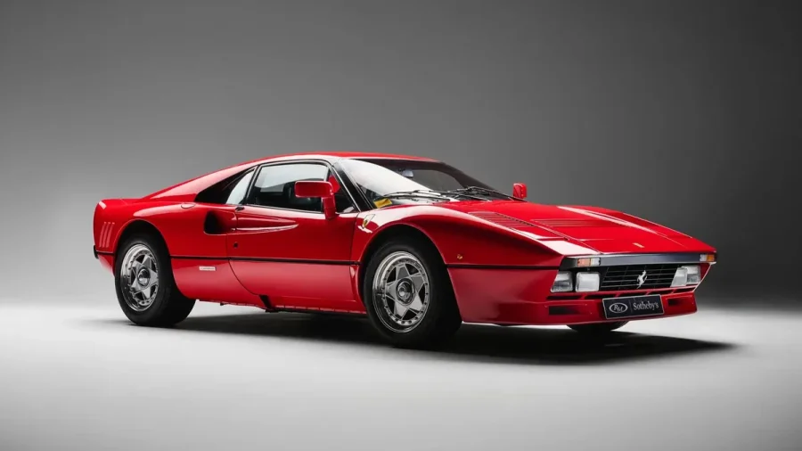 Rétromobile : voitures de luxe pour milliardaires - Rétromobile