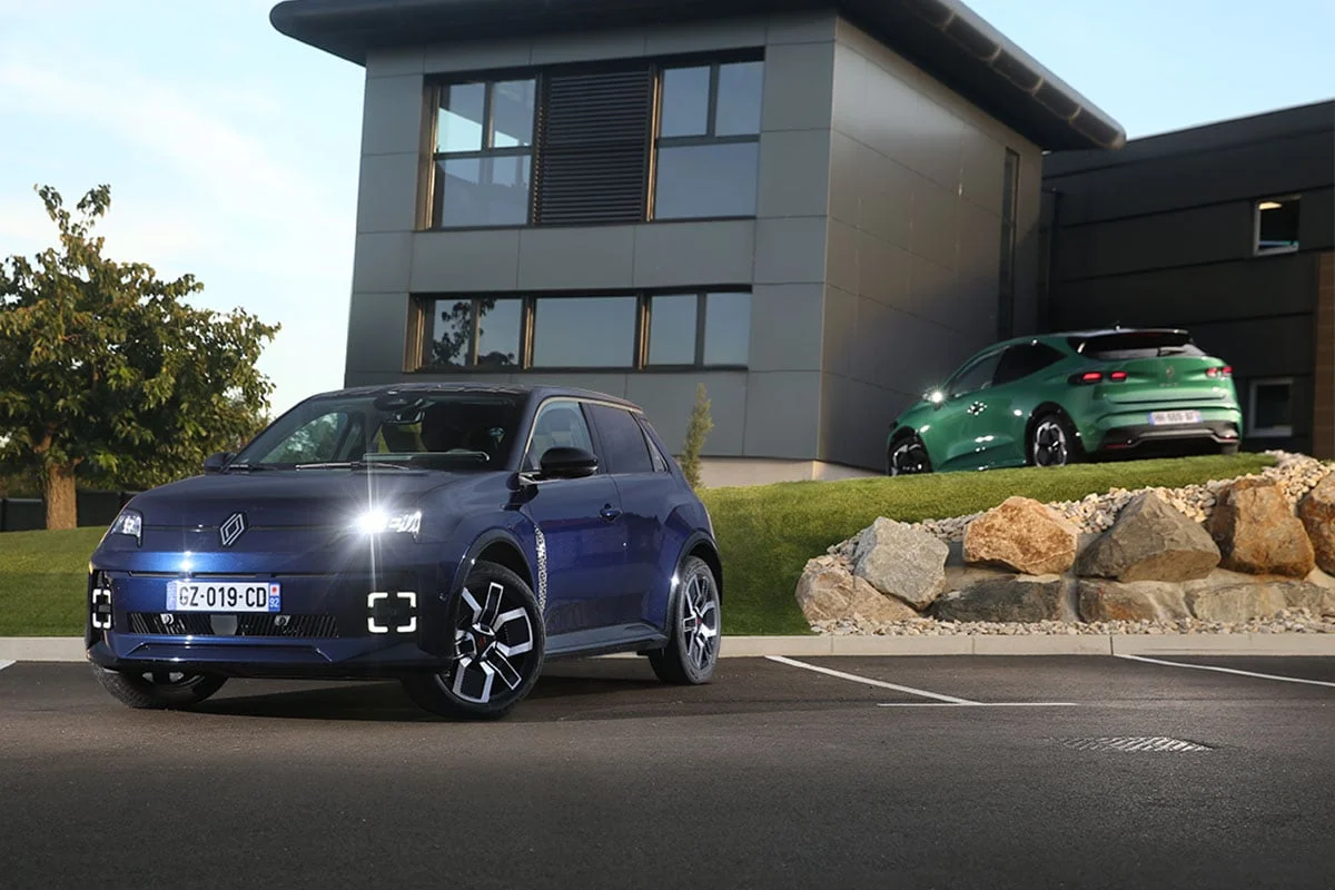 Renault Clio 6 vs R5 : charme et performances comparés - Renault Clio 6