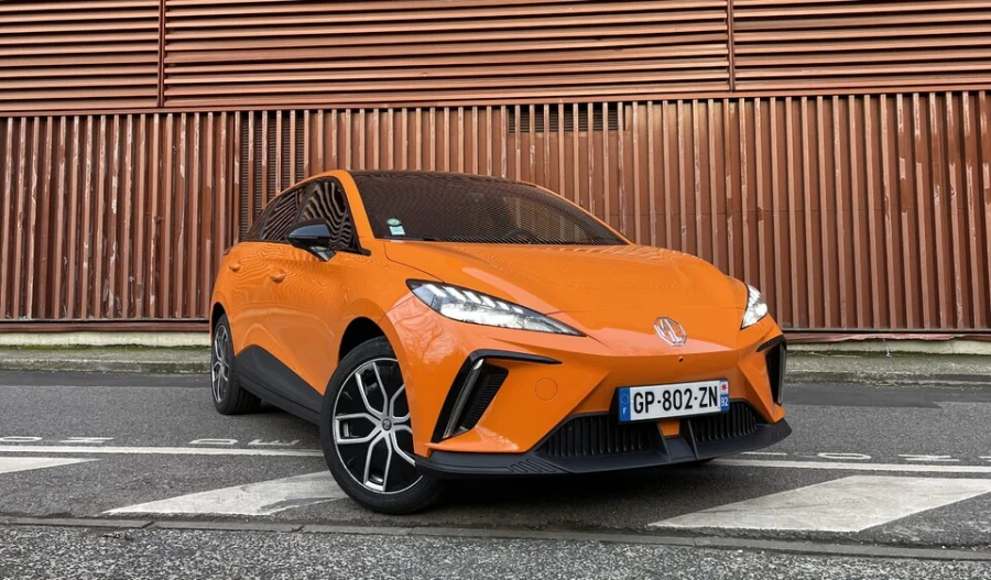 MG4 électrique : retour en force avec un luxe accru - MG4 électrique