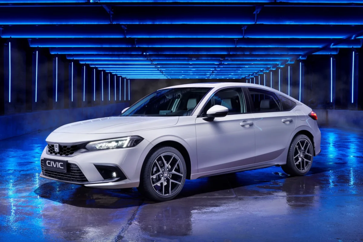 Honda Civic restylée : Performances et Économie au Quotidien - Honda Civic 2023