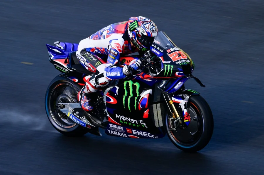 Quartararo critique le V4 Yamaha : son équipe en difficulté - Yamaha V4