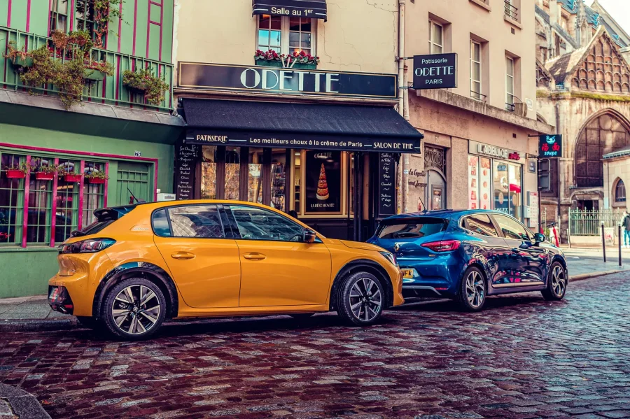 Peugeot 208 vs Renault Clio : le duel ultime en 2026 - Peugeot 208