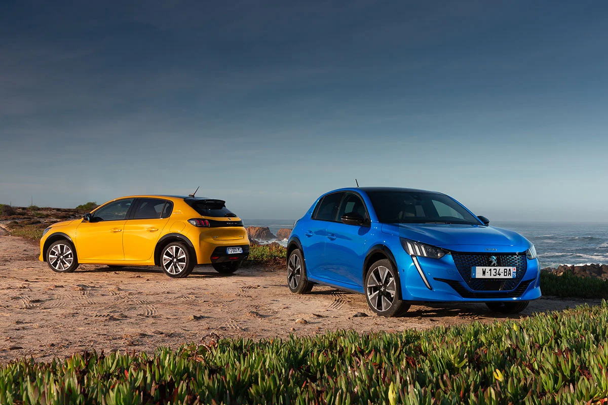 Comparatif Peugeot 208 vs e-208 : votre choix optimal - Peugeot 208