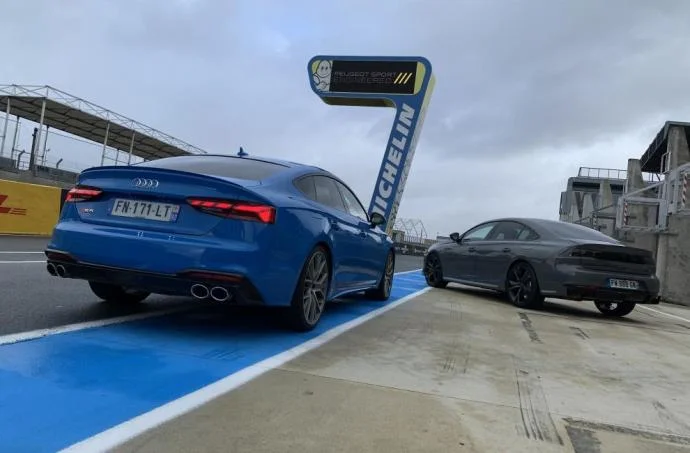 Peugeot 508 PSE vs Audi S5 Sportback : Duel de Performances - Peugeot 508 PSE