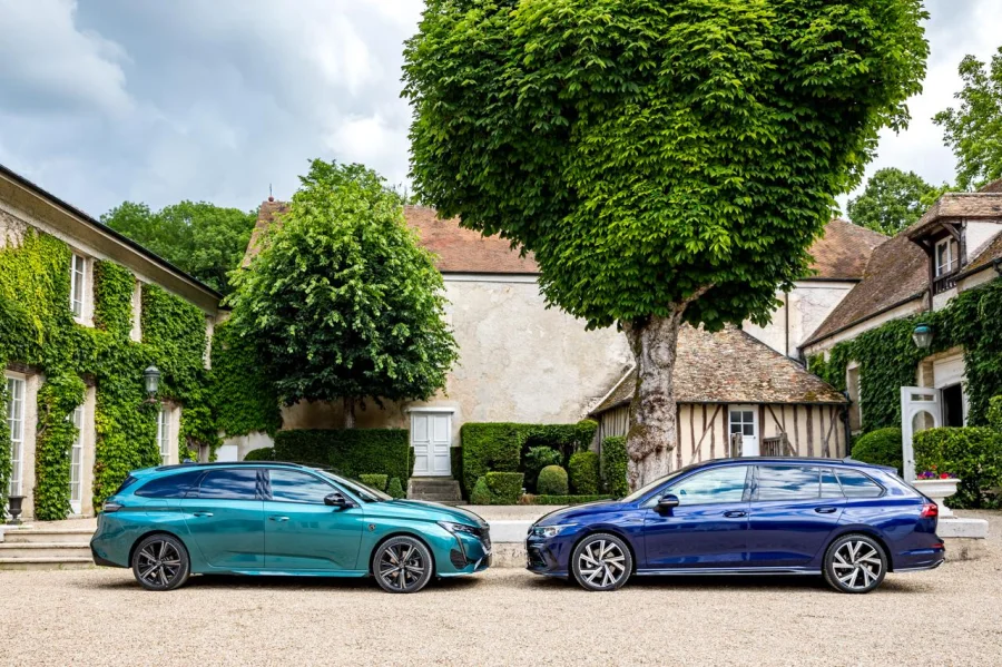 Peugeot 308 2022 vs. Volkswagen Golf 8 : Duel Incontournable - Peugeot 308 2022
