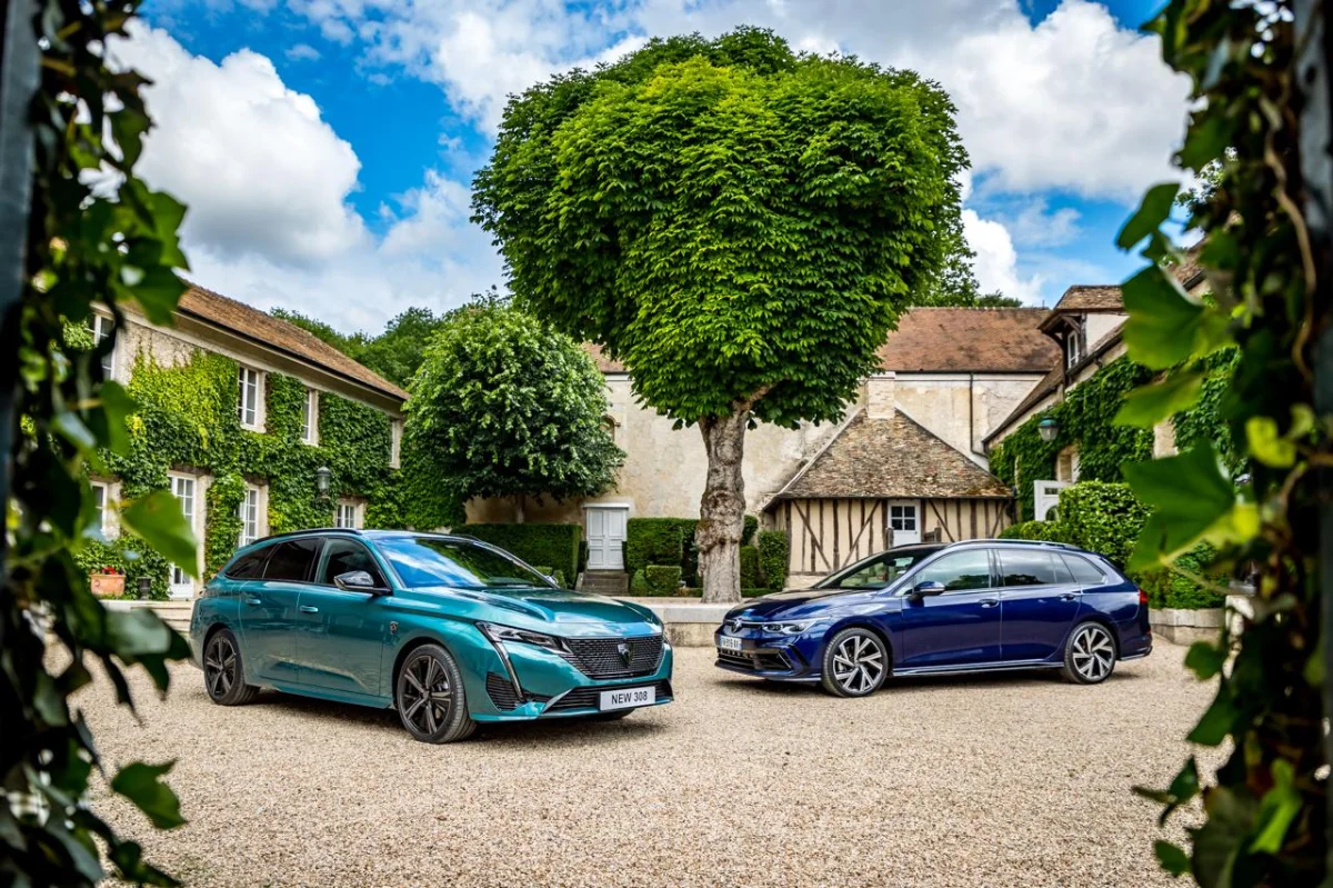 Peugeot 308 2022 vs. Volkswagen Golf 8 : Duel Incontournable - Peugeot 308 2022
