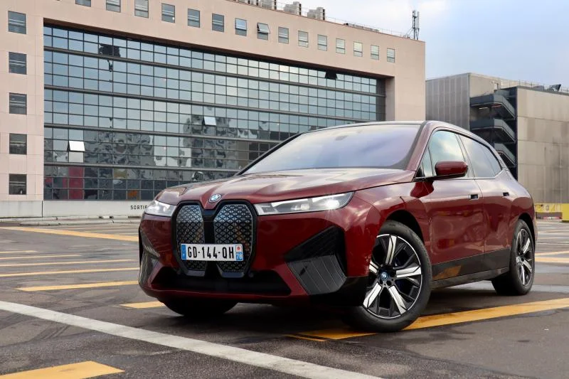 Comparatif : BMW iX vs BMW iX3 restylé, quel SUV choisir ? - BMW iX