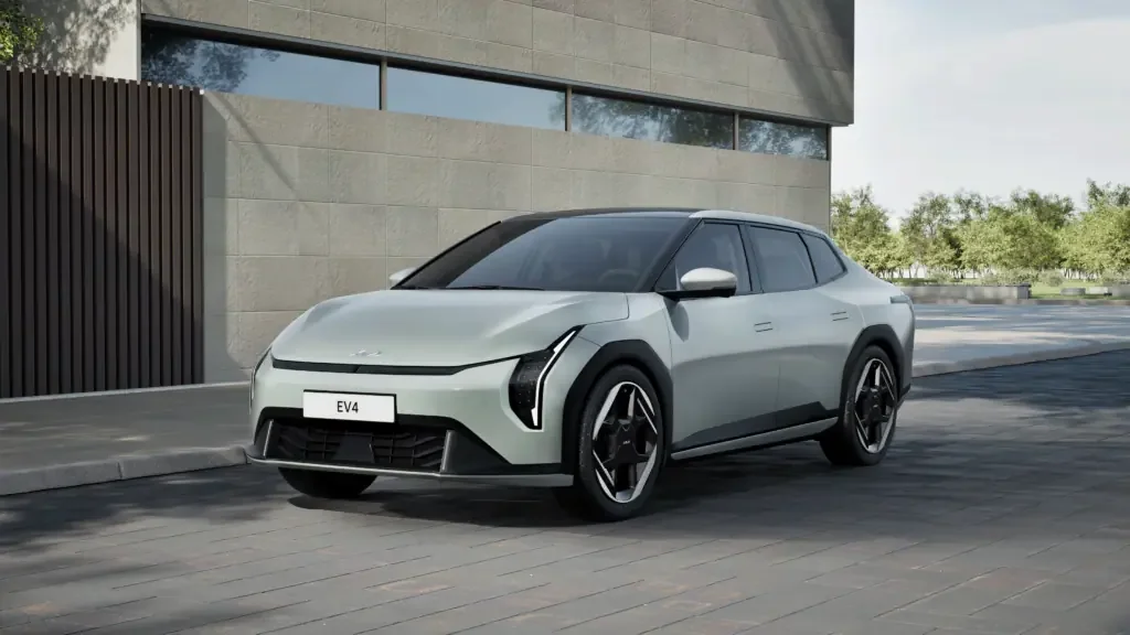 Découvrez l'intérieur de la Kia EV4 : Essai de la compacte électrique - Kia EV4
